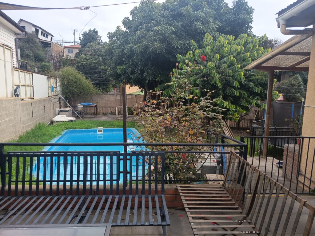 Amplia Propiedad con Dos Viviendas Independientes en Recreo, Viña del Mar.